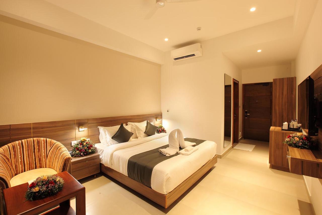 Hotel Maria Park Muvattupuzha Екстериор снимка
